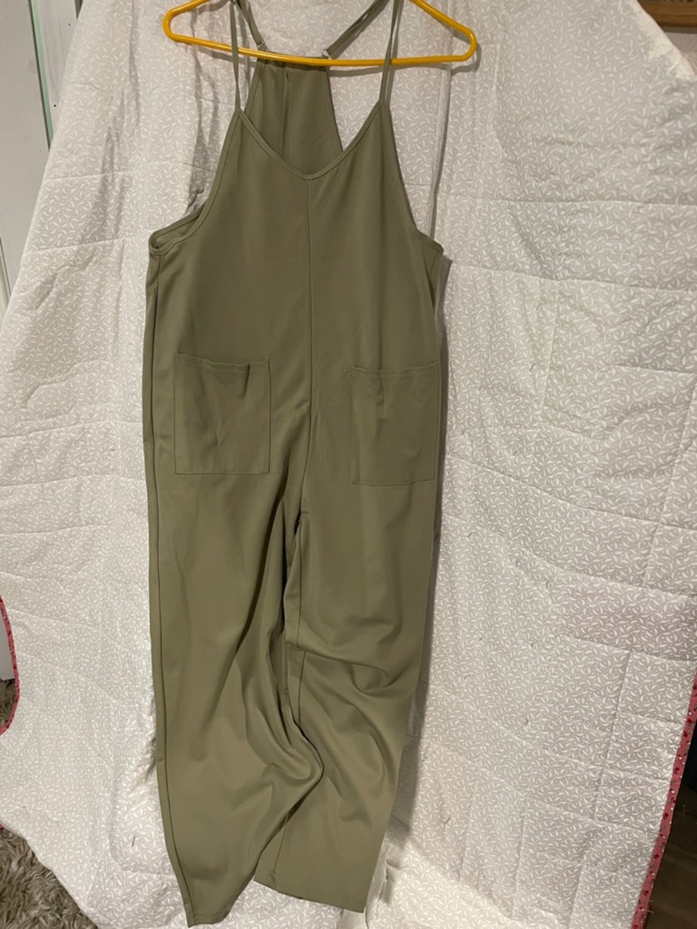 Olive Green Women's Sleeveless Jumpsuit with Front Pockets